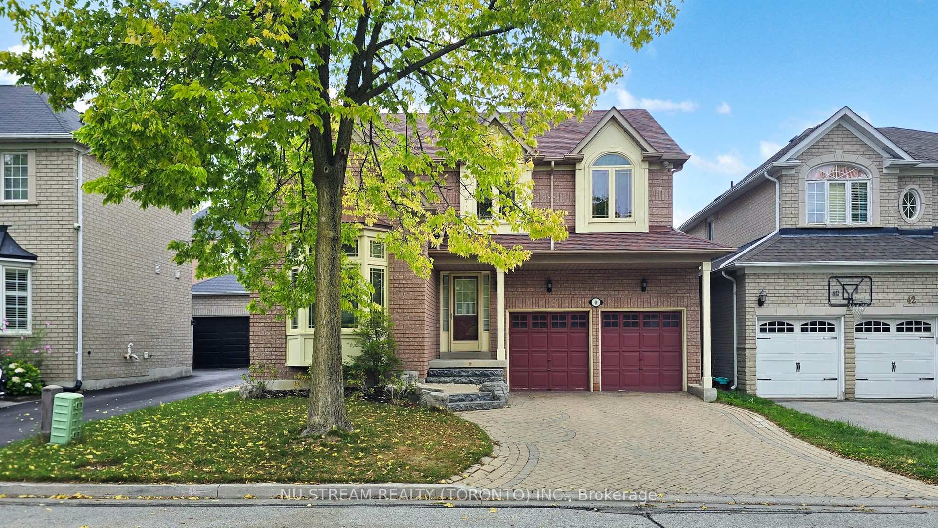 Photo 1 of 40 Primrose Path Crescent, Markham, Legacy — HOMEH