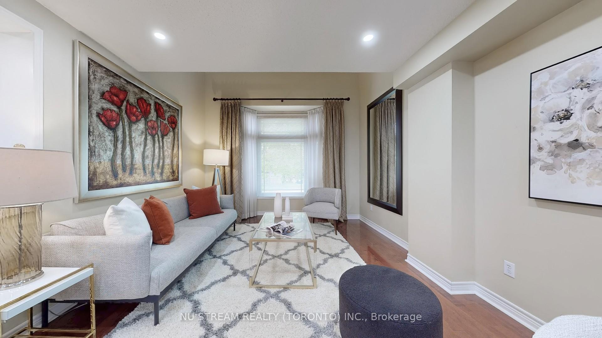 Photo 3 of 40 Primrose Path Crescent, Markham, Legacy — HOMEH