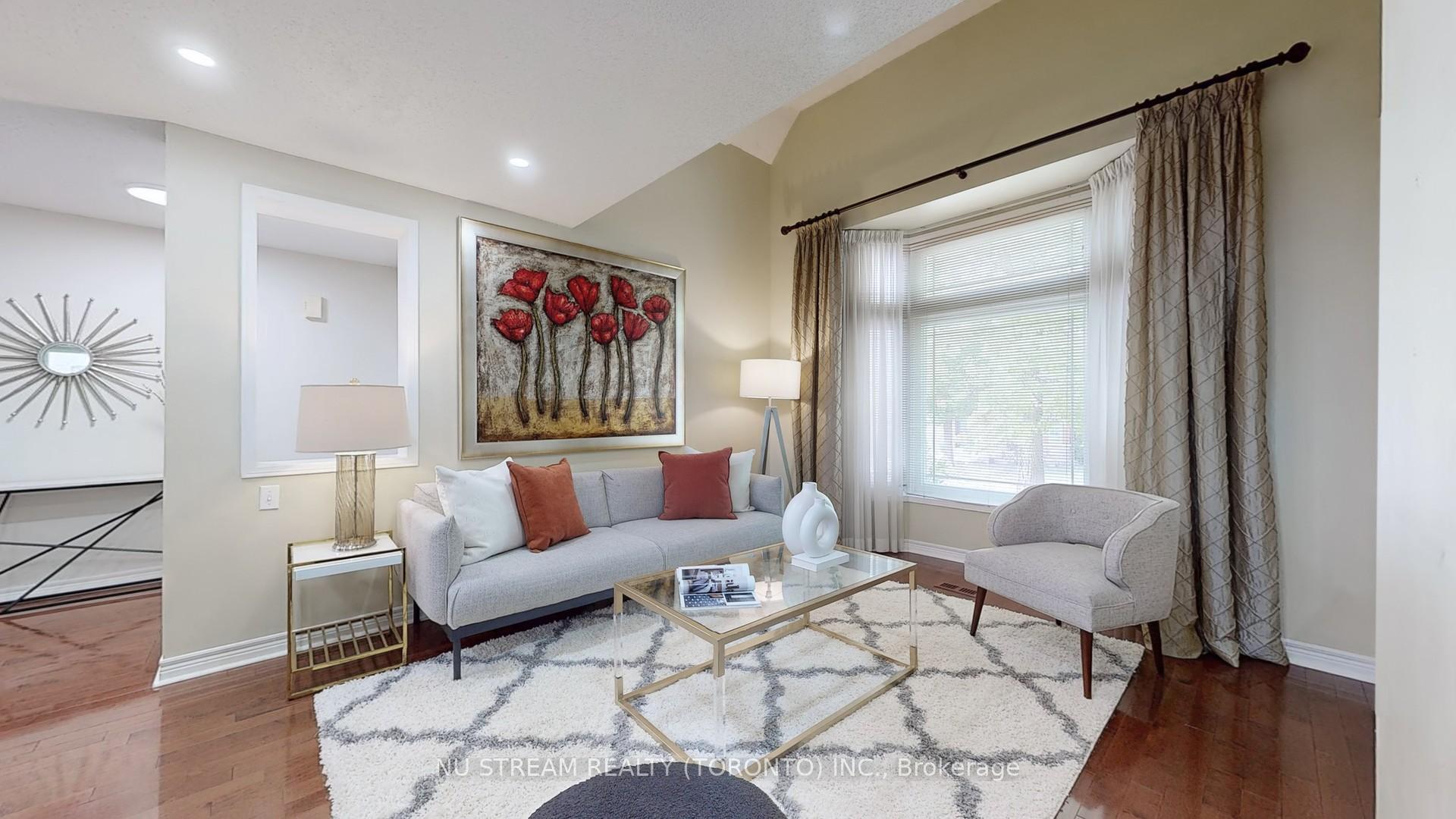 Photo 4 of 40 Primrose Path Crescent, Markham, Legacy — HOMEH