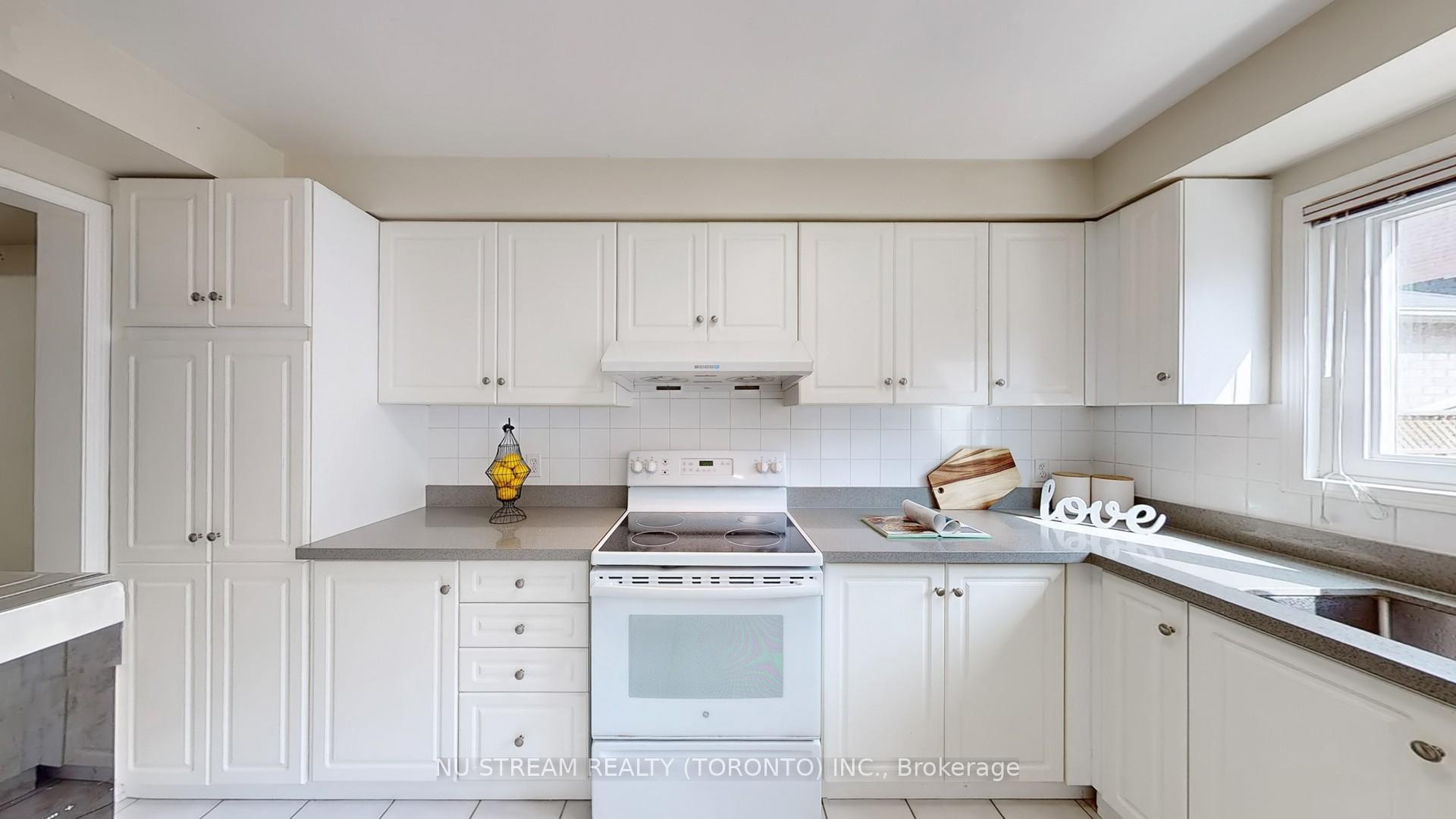 Photo 14 of 40 Primrose Path Crescent, Markham, Legacy — HOMEH
