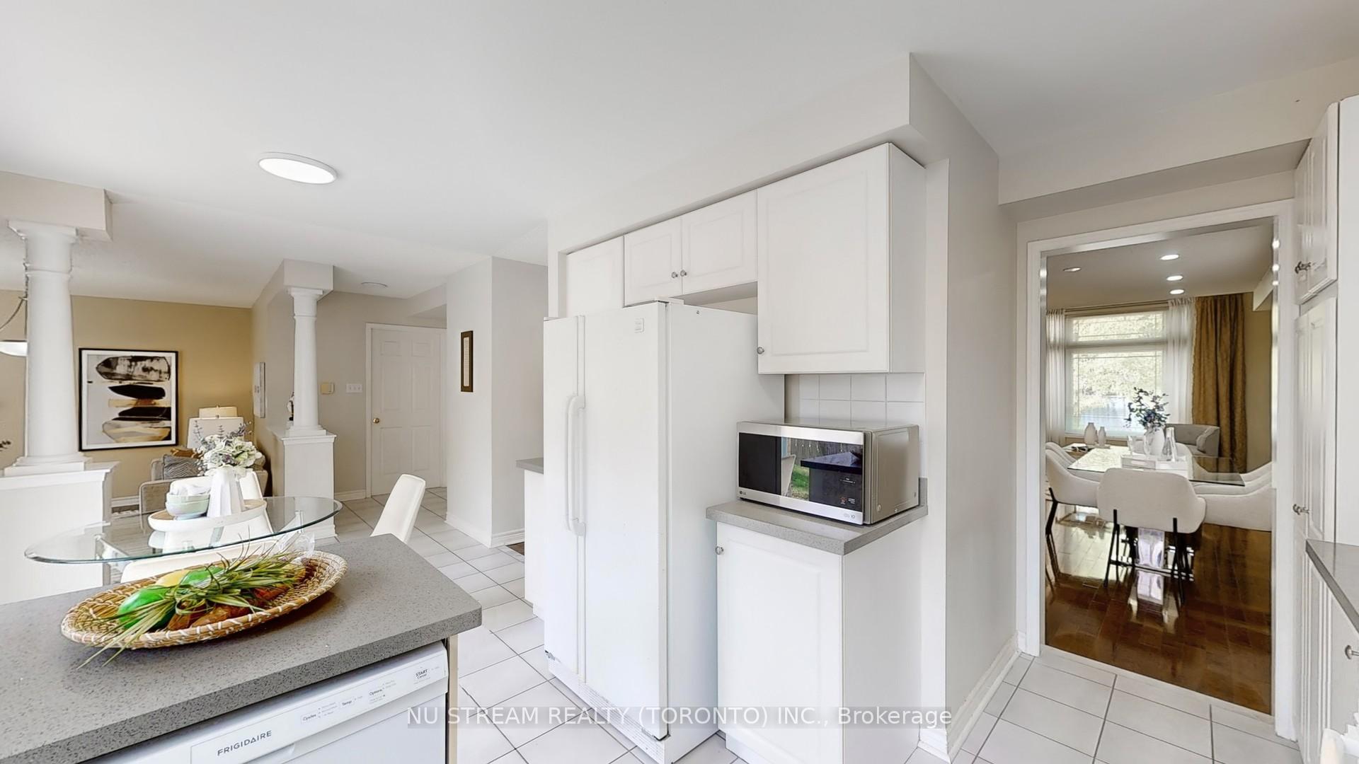 Photo 16 of 40 Primrose Path Crescent, Markham, Legacy — HOMEH