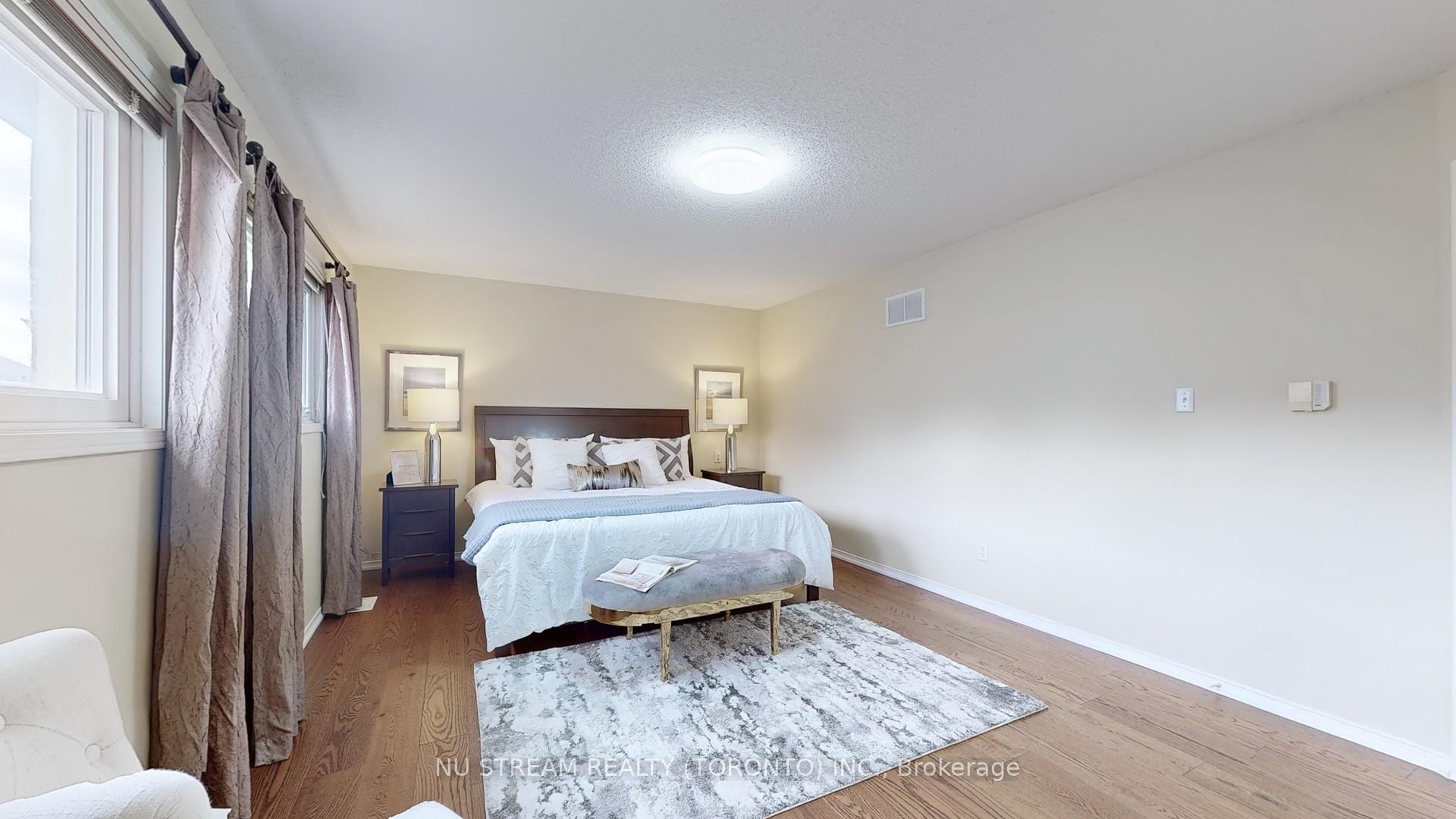 Photo 25 of 40 Primrose Path Crescent, Markham, Legacy — HOMEH