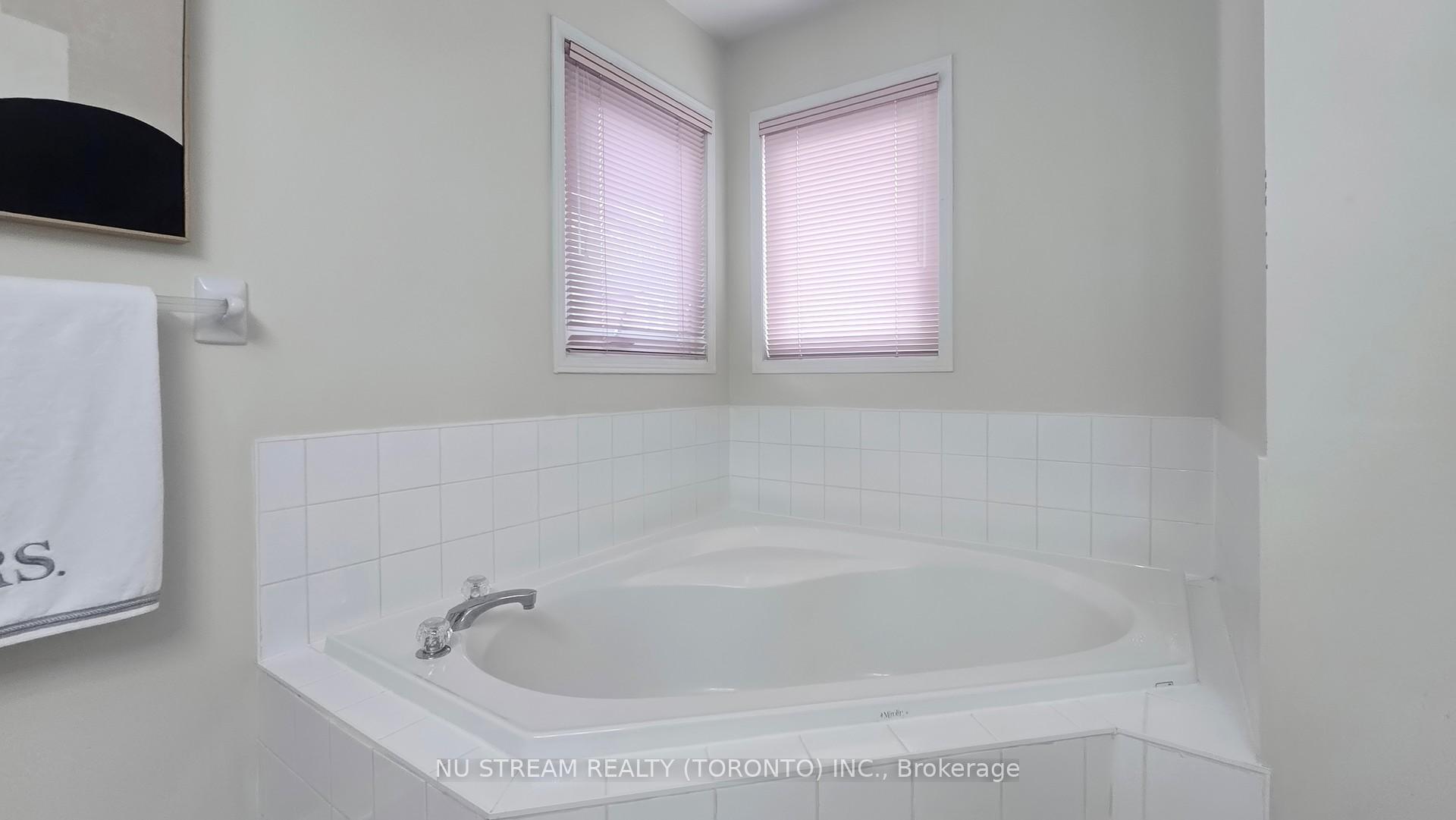 Photo 29 of 40 Primrose Path Crescent, Markham, Legacy — HOMEH