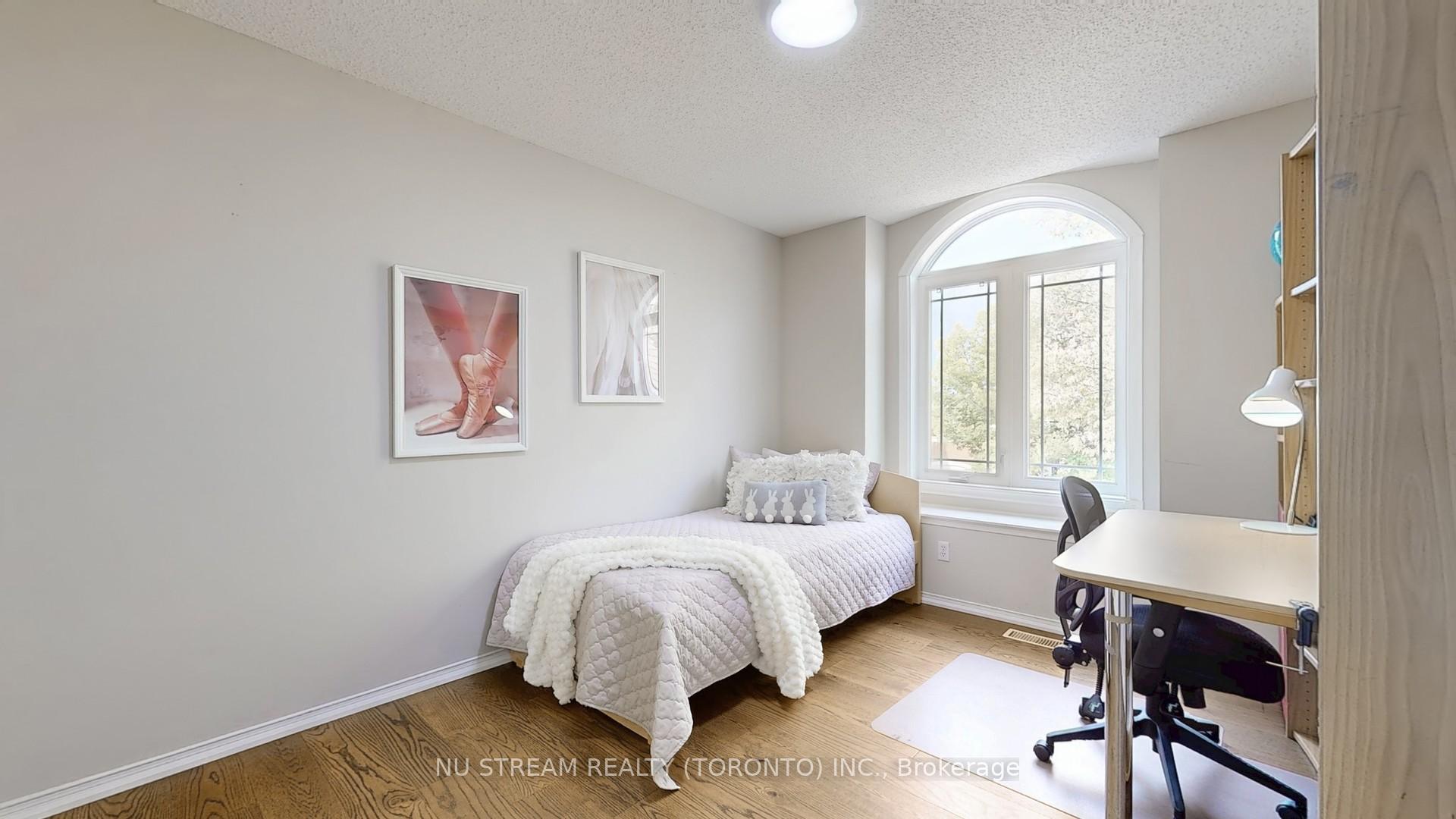 Photo 33 of 40 Primrose Path Crescent, Markham, Legacy — HOMEH