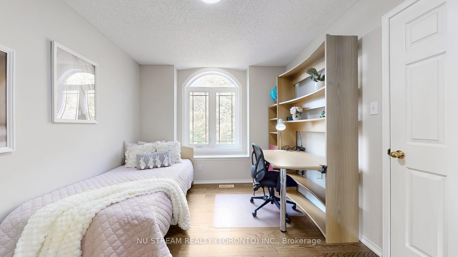 Photo 34 of 40 Primrose Path Crescent, Markham, Legacy — HOMEH