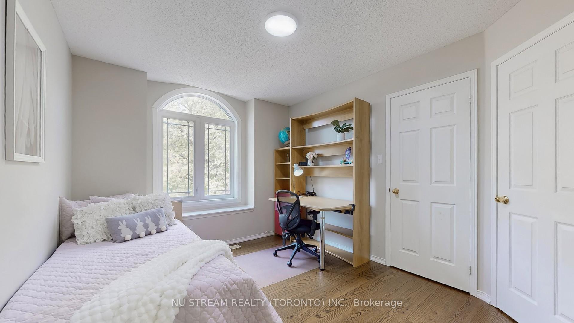 Photo 35 of 40 Primrose Path Crescent, Markham, Legacy — HOMEH