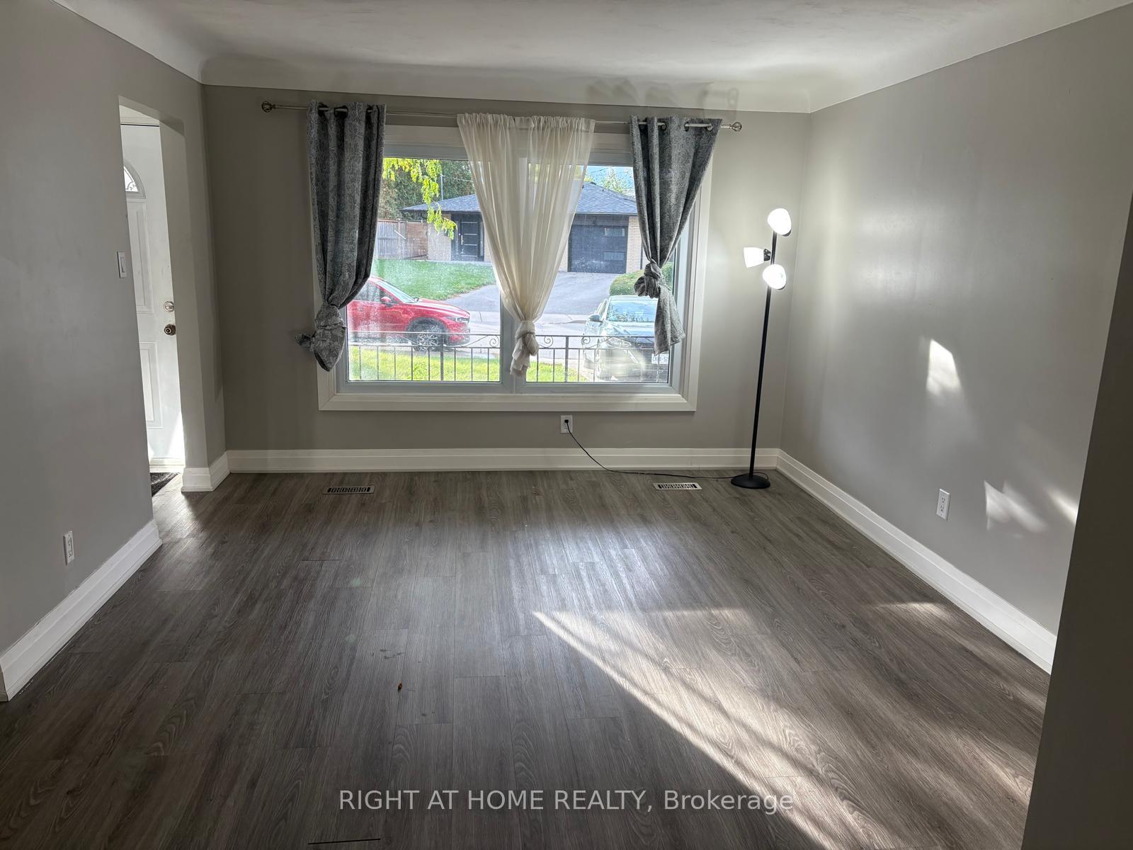 Photo 3 of 385 Montmorency Drive E, Hamilton, Red Hill — HOMEH