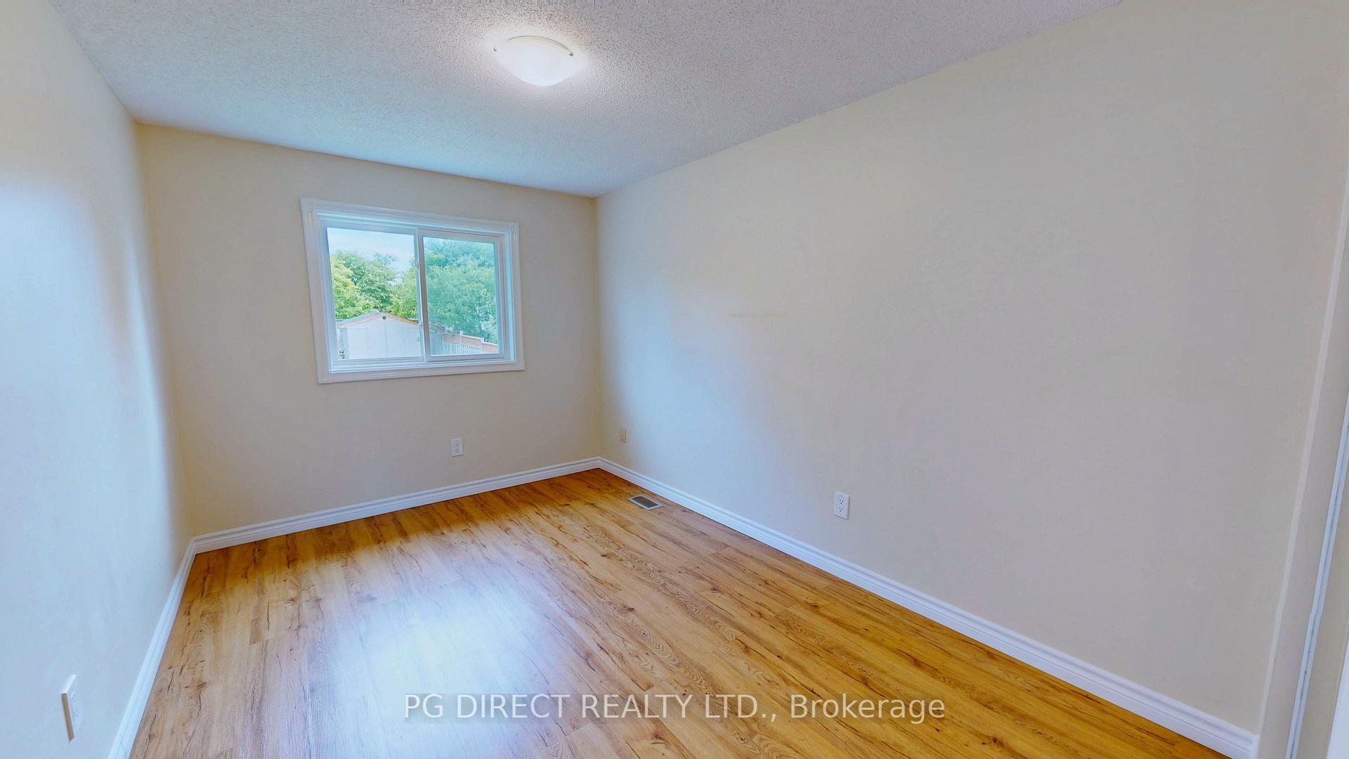 Photo 9 of 116 Oprington Court, Kitchener — HOMEH