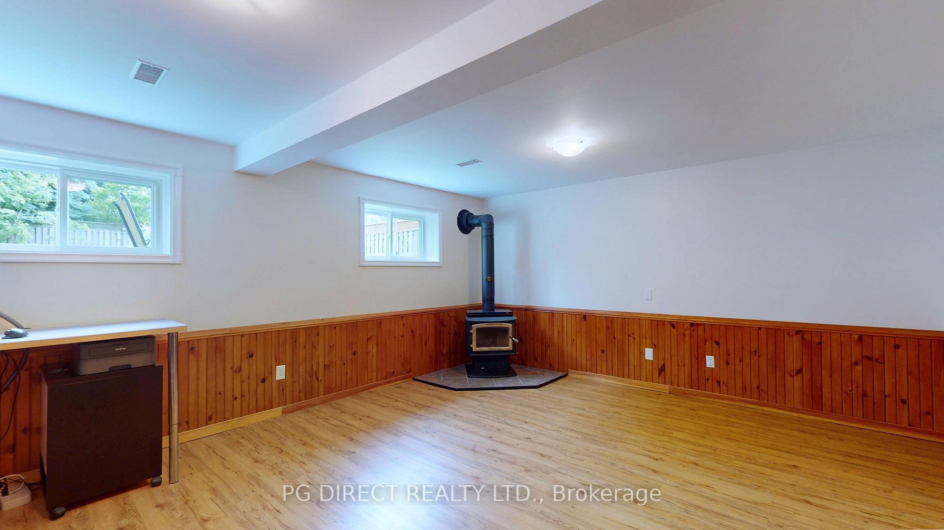 Photo 11 of 116 Oprington Court, Kitchener — HOMEH