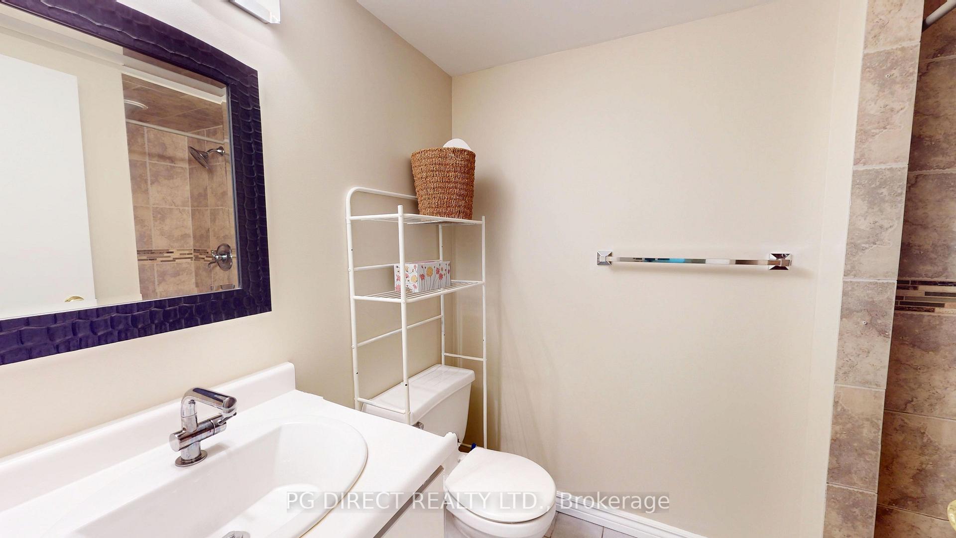 Photo 13 of 116 Oprington Court, Kitchener — HOMEH