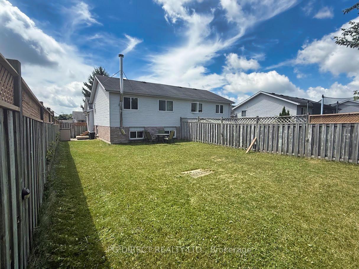 Photo 17 of 116 Oprington Court, Kitchener — HOMEH
