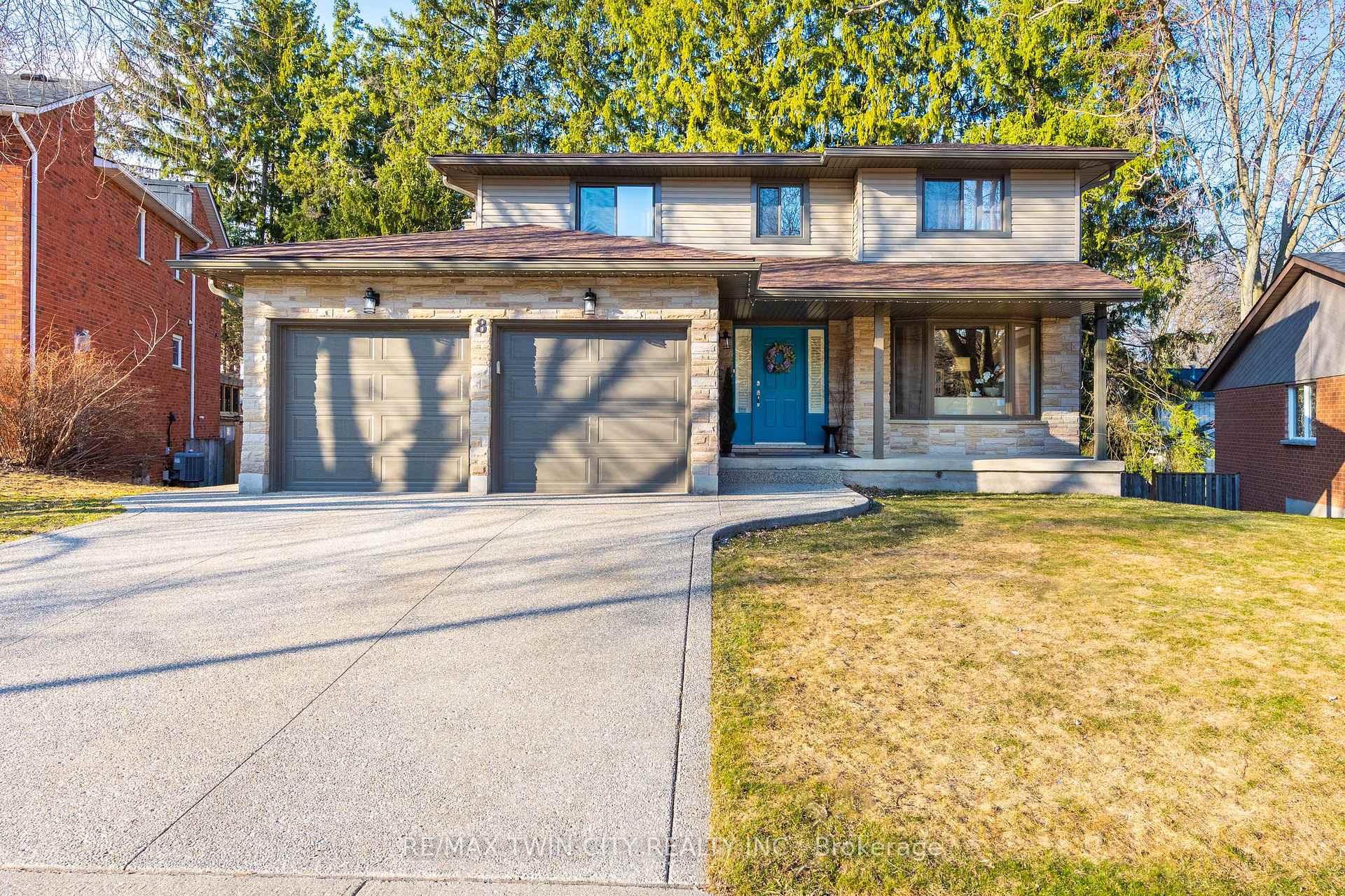 Photo 1 of 8 Mill View Street, Kitchener, Lower Doon — HOMEH
