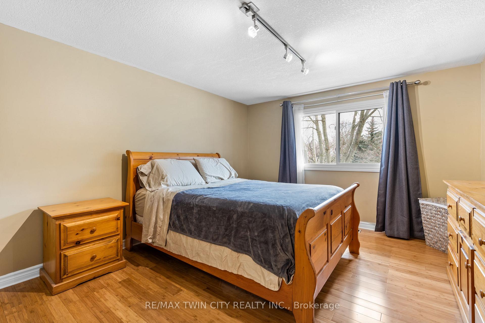 Photo 22 of 8 Mill View Street, Kitchener, Lower Doon — HOMEH