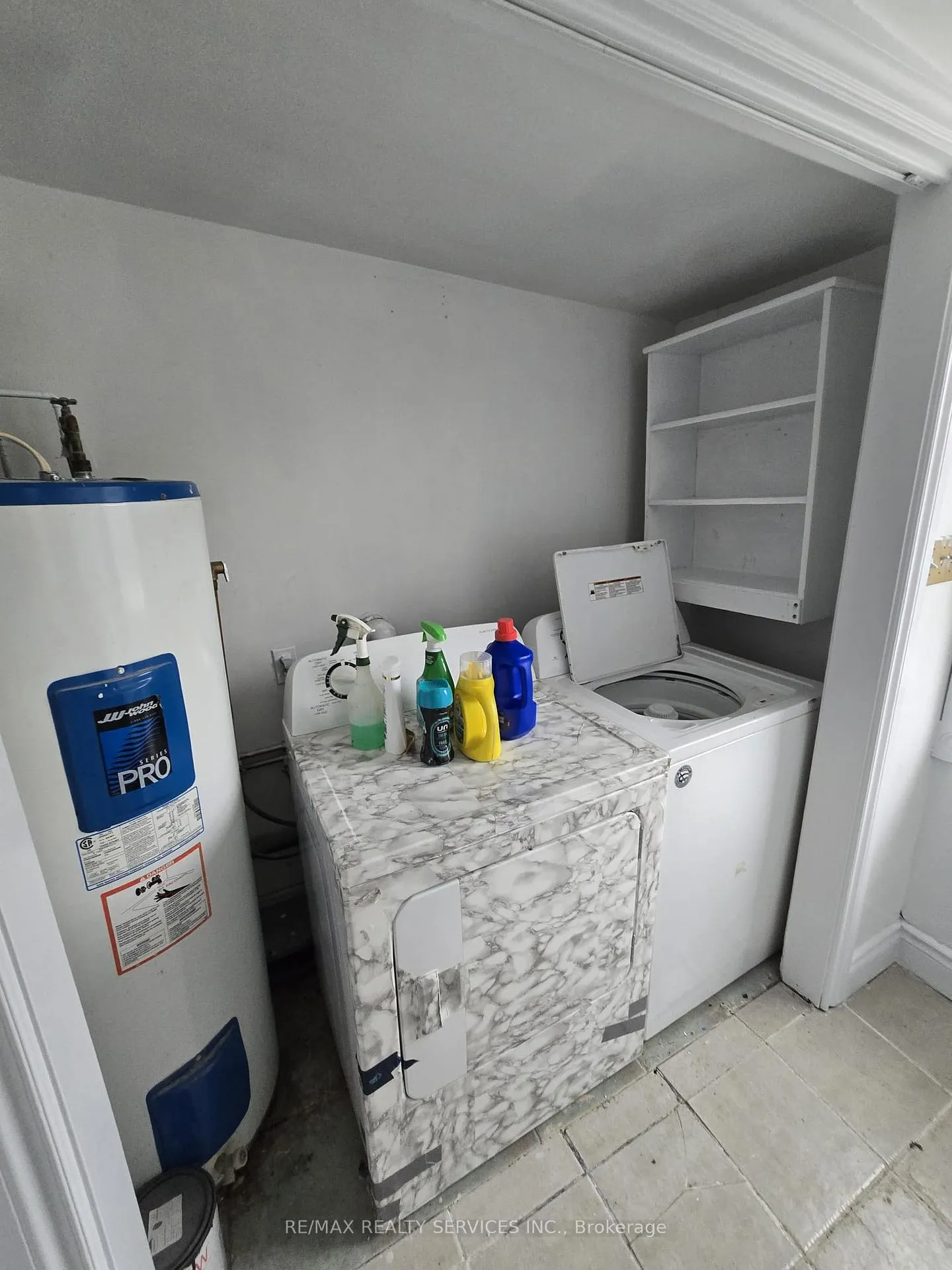 Photo 5 of Unit B, 698 HIghway 6, Hamilton, Waterdown — HOMEH