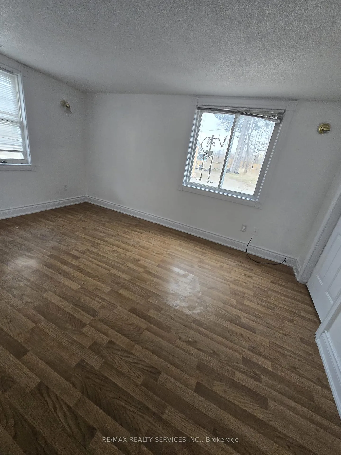 Photo 6 of Unit B, 698 HIghway 6, Hamilton, Waterdown — HOMEH
