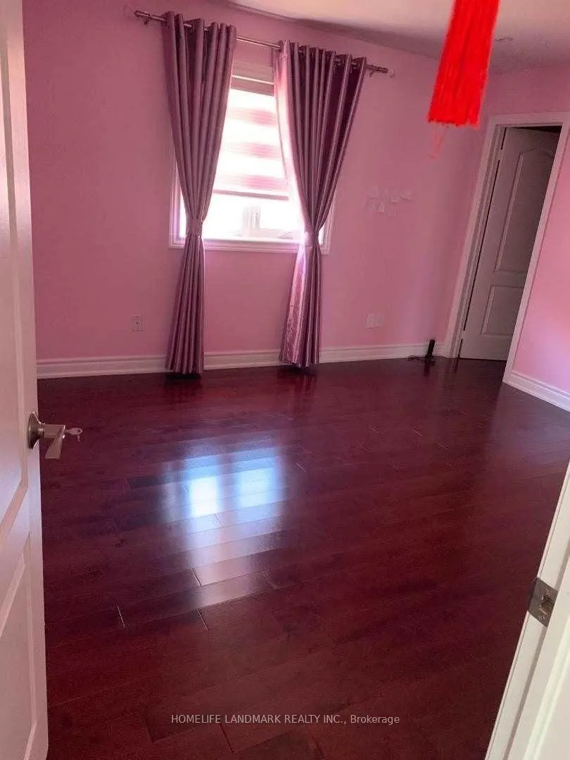 Photo 3 of 595 Highglen Avenue, Markham, Middlefield — HOMEH