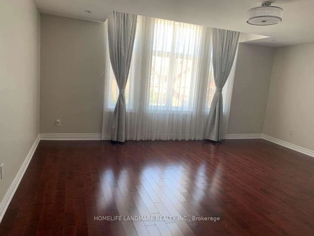 Photo 5 of 595 Highglen Avenue, Markham, Middlefield — HOMEH