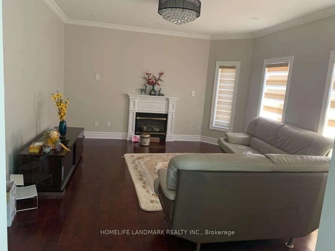 Photo 10 of 595 Highglen Avenue, Markham, Middlefield — HOMEH
