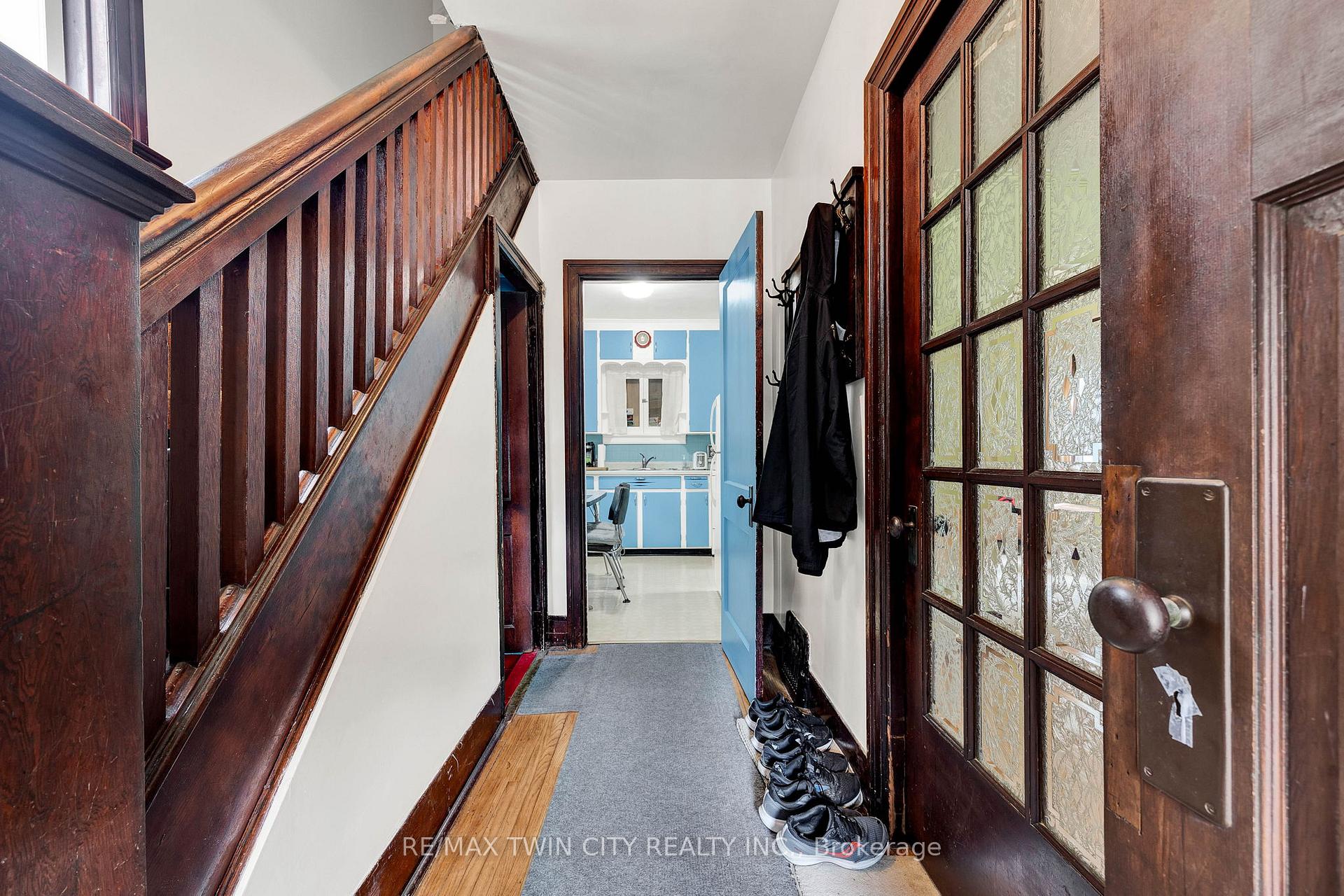 Photo 2 of 7 Stahl Avenue, Kitchener — HOMEH
