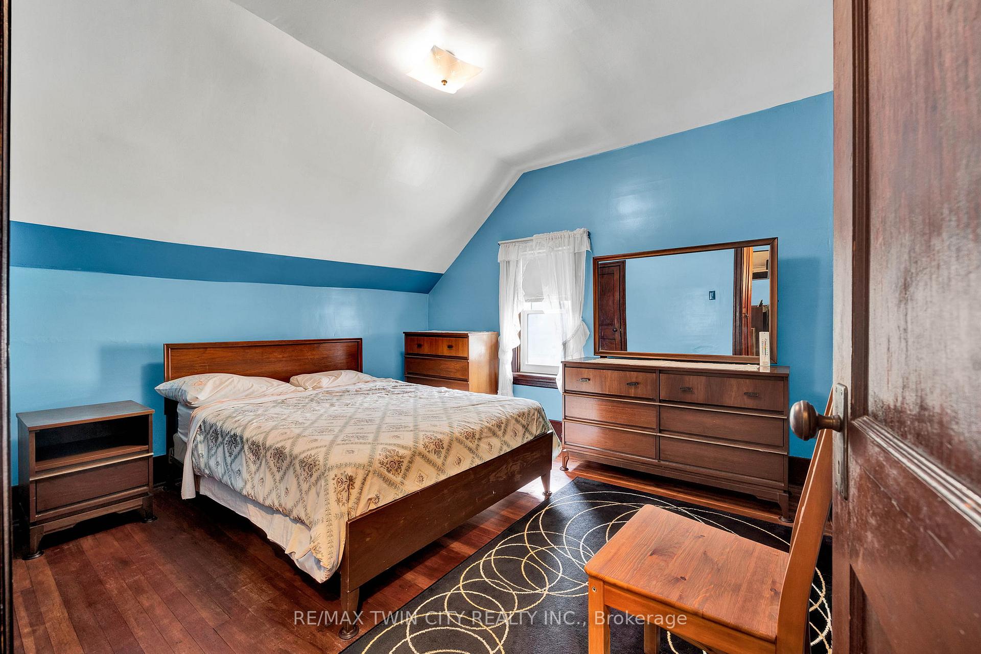 Photo 11 of 7 Stahl Avenue, Kitchener — HOMEH