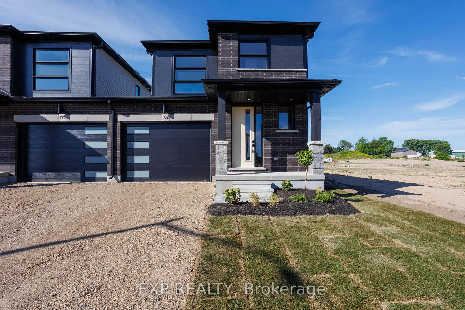 Photo of 102 Thackeray Way