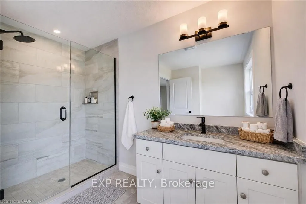Photo 4 of 102 Thackeray Way, Minto — HOMEH