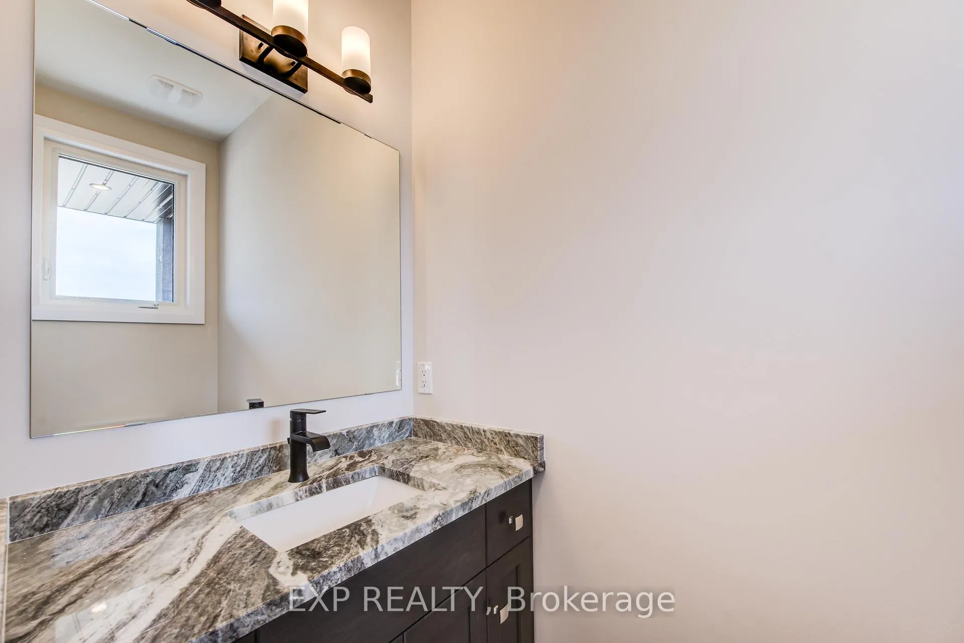 Photo 9 of 102 Thackeray Way, Minto — HOMEH