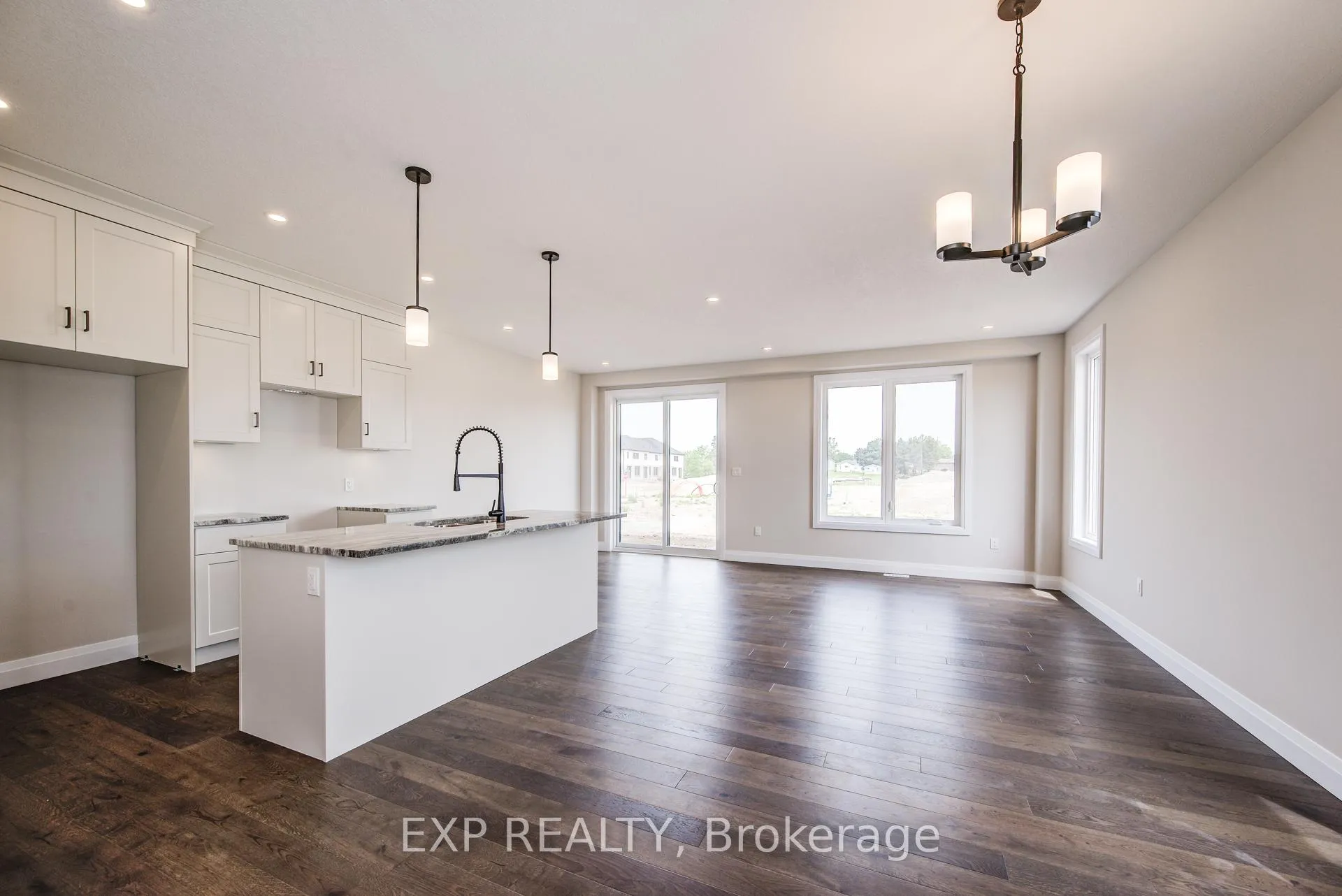 Photo 12 of 102 Thackeray Way, Minto — HOMEH