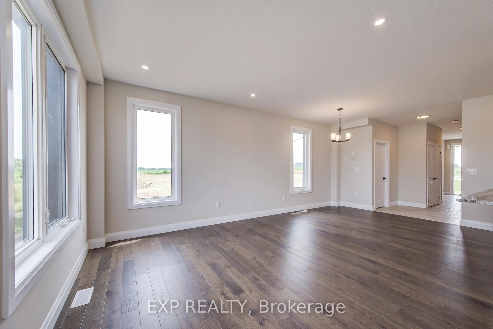 Photo 14 of 102 Thackeray Way, Minto — HOMEH