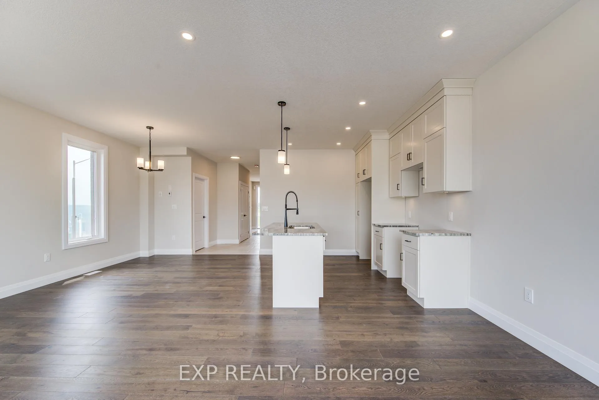 Photo 15 of 102 Thackeray Way, Minto — HOMEH