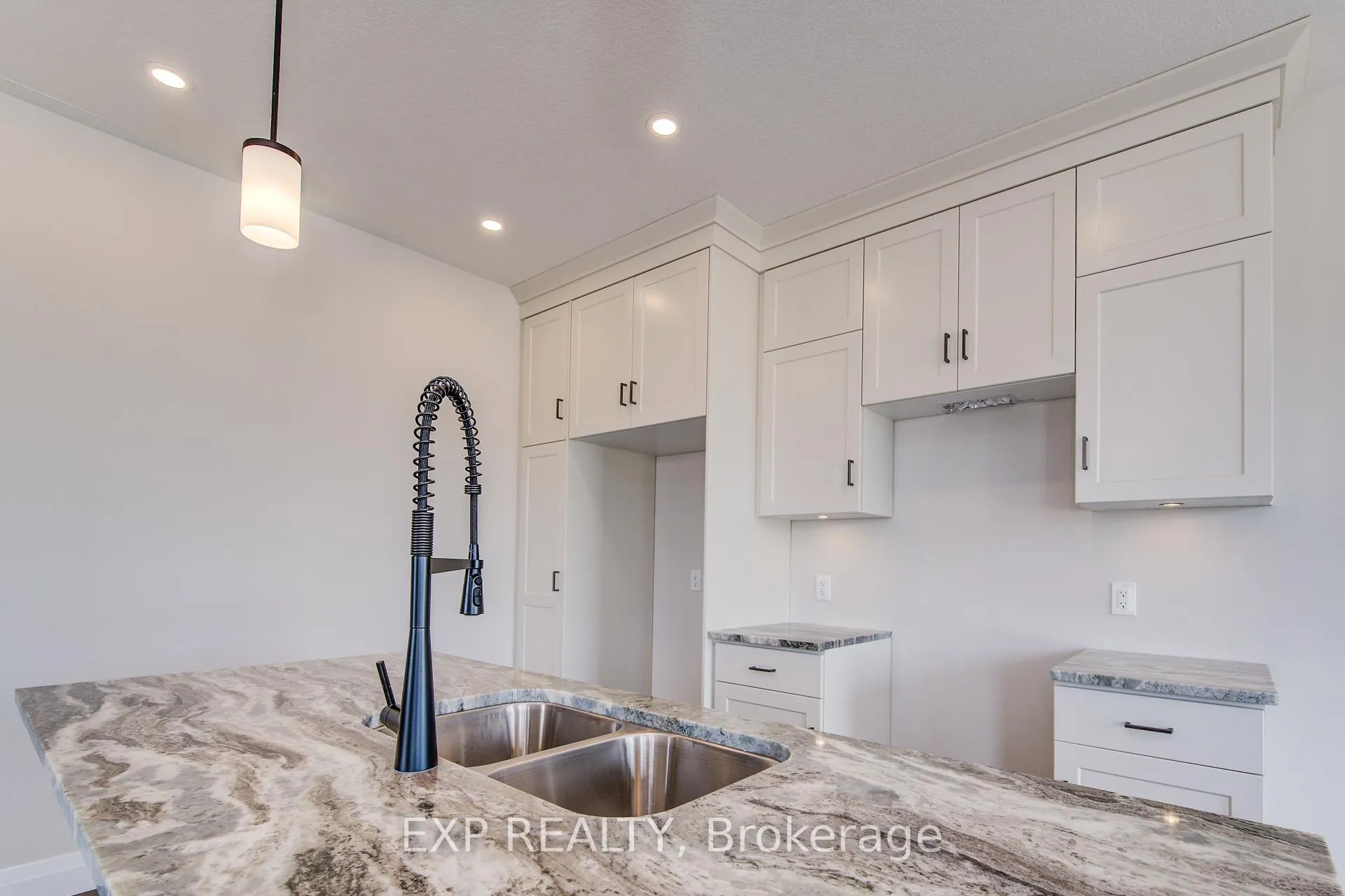 Photo 16 of 102 Thackeray Way, Minto — HOMEH