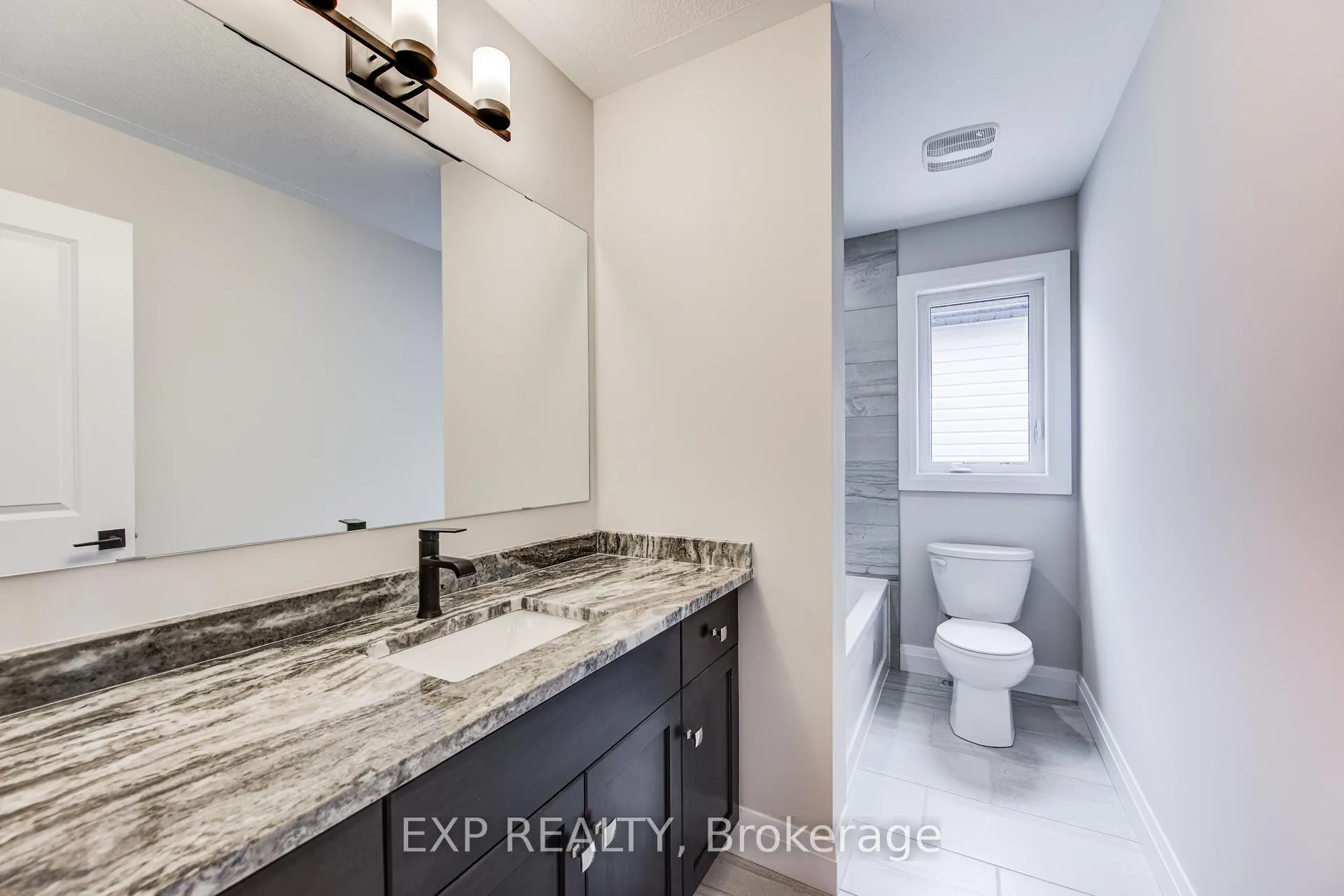 Photo 24 of 102 Thackeray Way, Minto — HOMEH