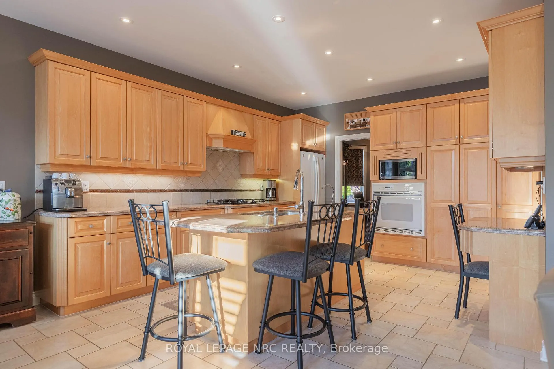 Photo 15 of 47 Countryside Drive, St. Catharines, Grapeview — HOMEH