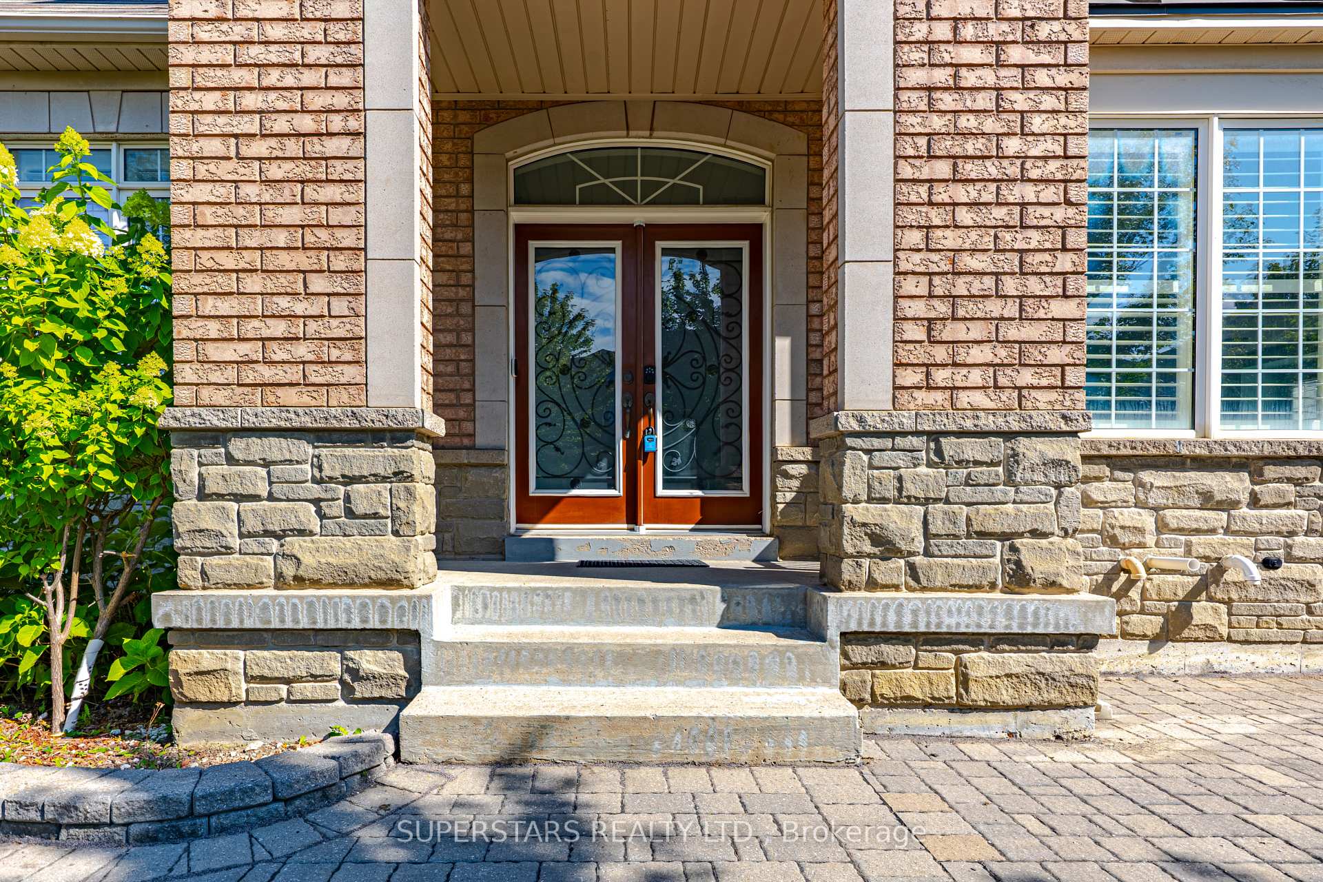 Photo 4 of 1 Stoney Creek Drive, Markham, Greensborough — HOMEH