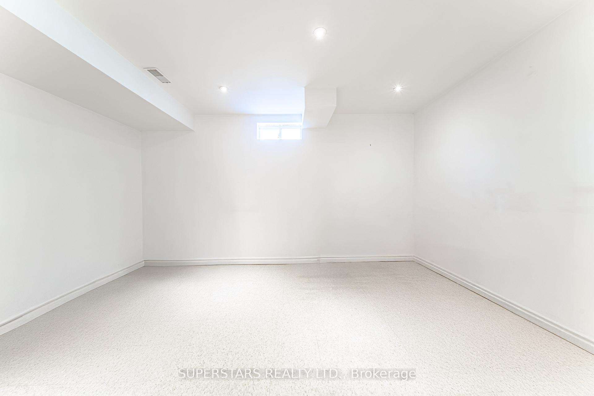Photo 33 of 1 Stoney Creek Drive, Markham, Greensborough — HOMEH