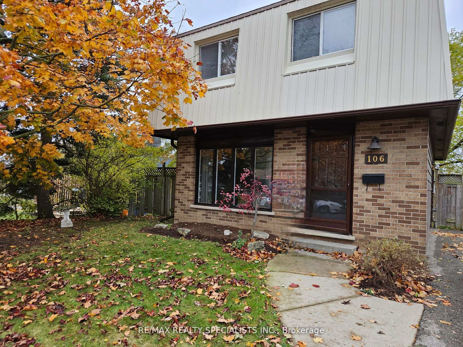 Front of 106 Millwood Crescent