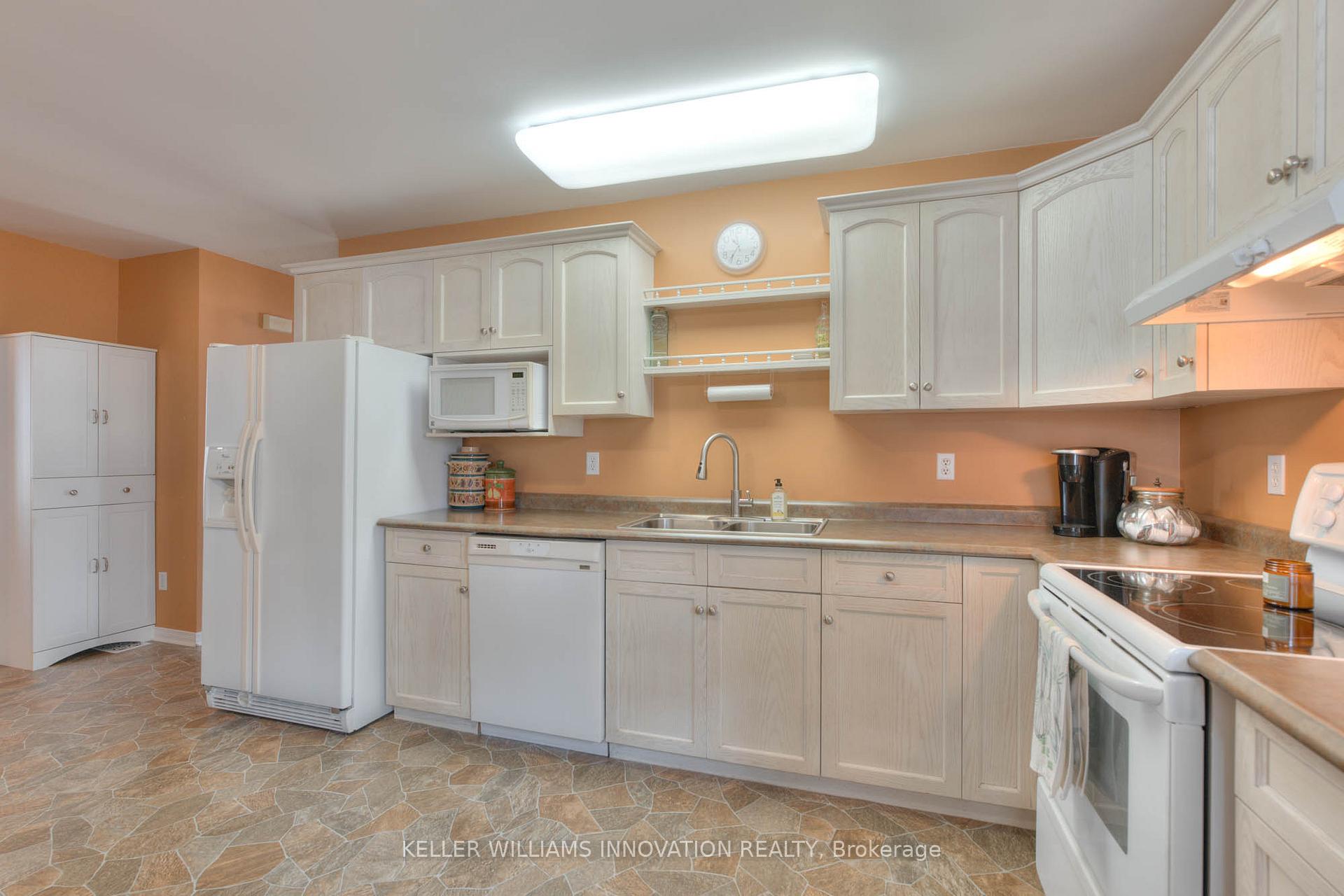 Photo 17 of 53 Biehn Drive, Kitchener — HOMEH