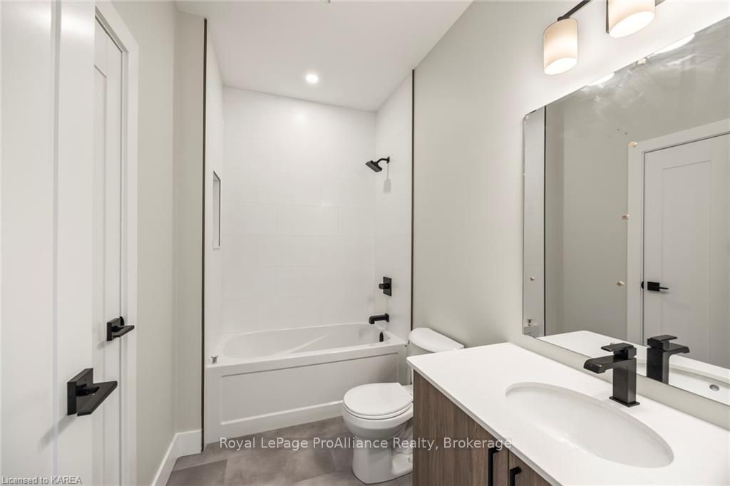 Photo 17 of 136 Mcdonough Crescent, Loyalist, Amherstview — HOMEH