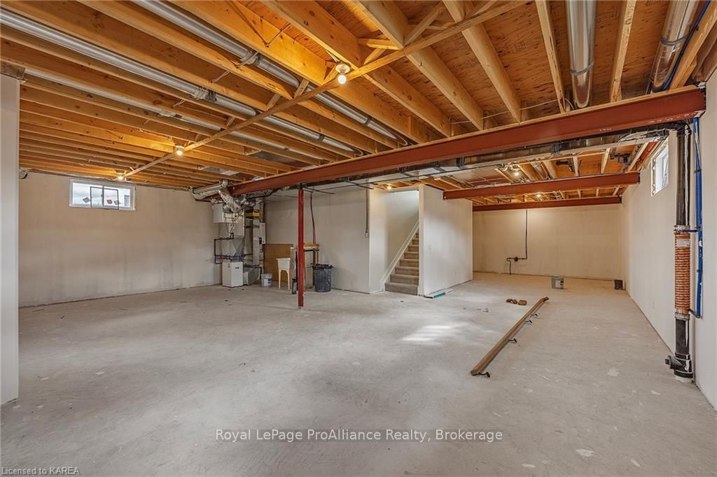Photo 38 of 136 Mcdonough Crescent, Loyalist, Amherstview — HOMEH