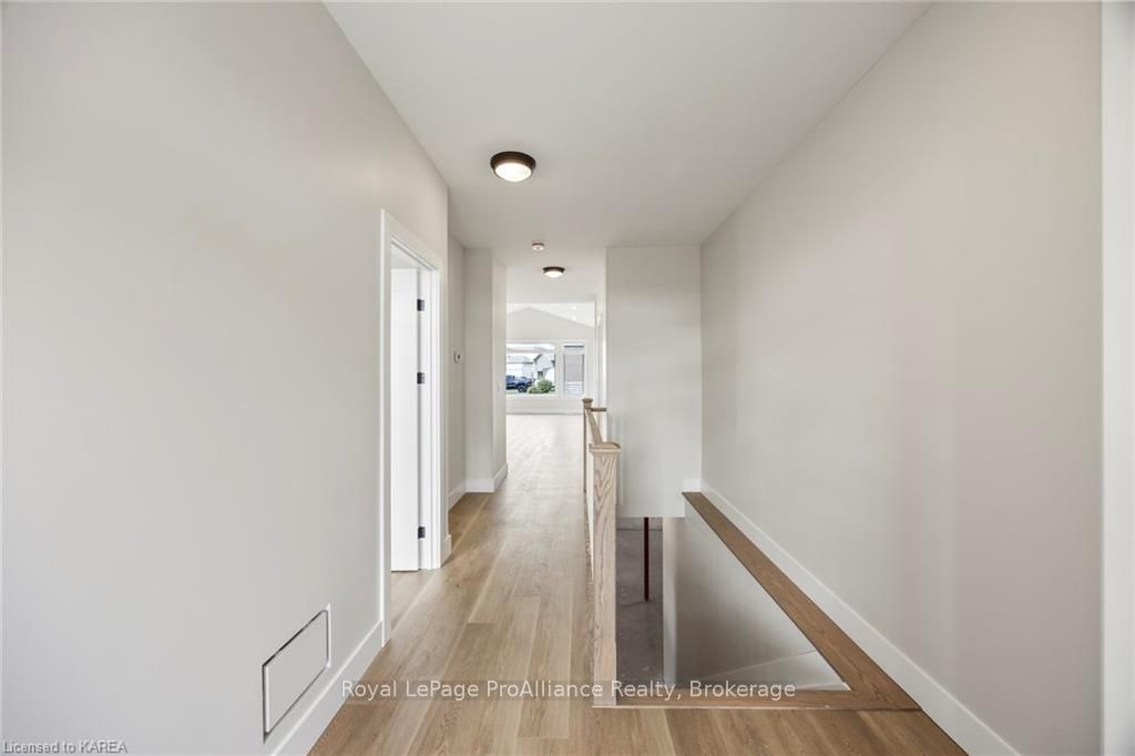 Photo 14 of 136 Mcdonough Crescent, Loyalist, Amherstview — HOMEH