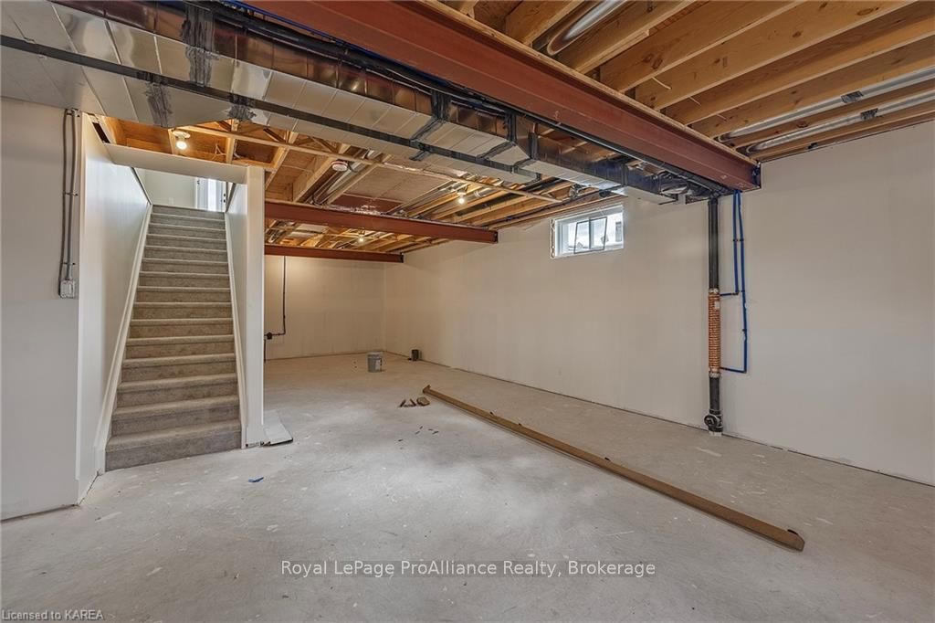 Photo 37 of 136 Mcdonough Crescent, Loyalist, Amherstview — HOMEH