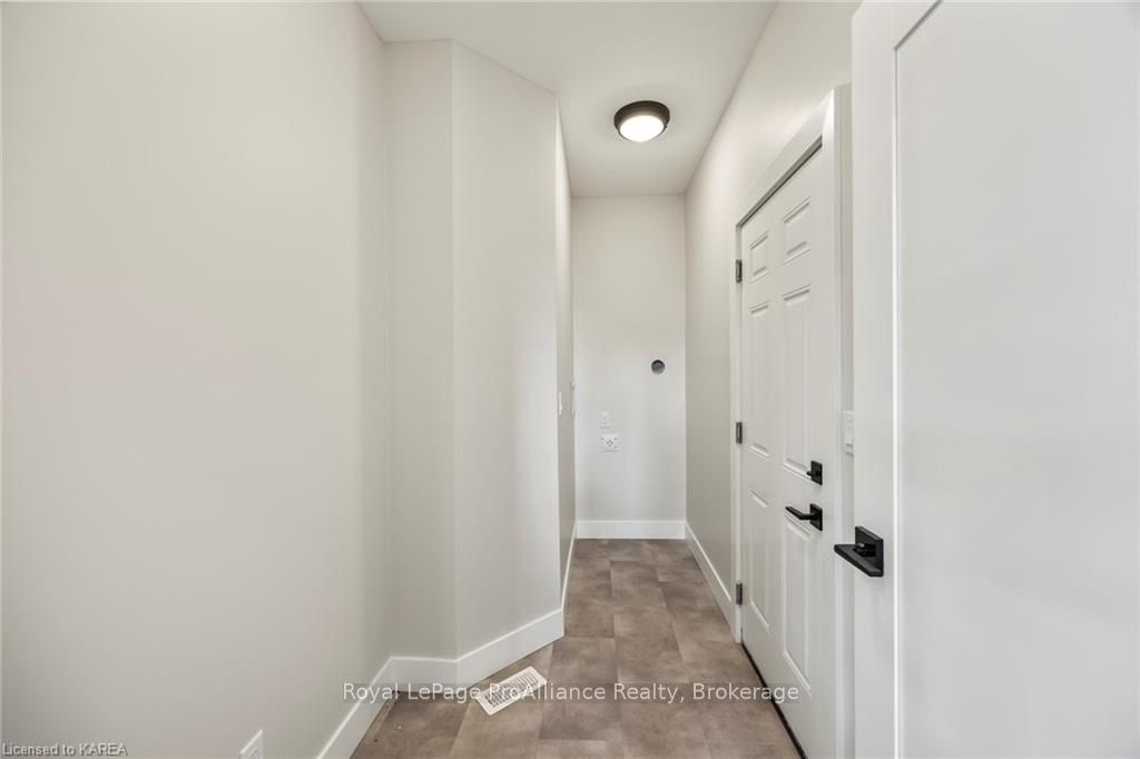 Photo 31 of 136 Mcdonough Crescent, Loyalist, Amherstview — HOMEH