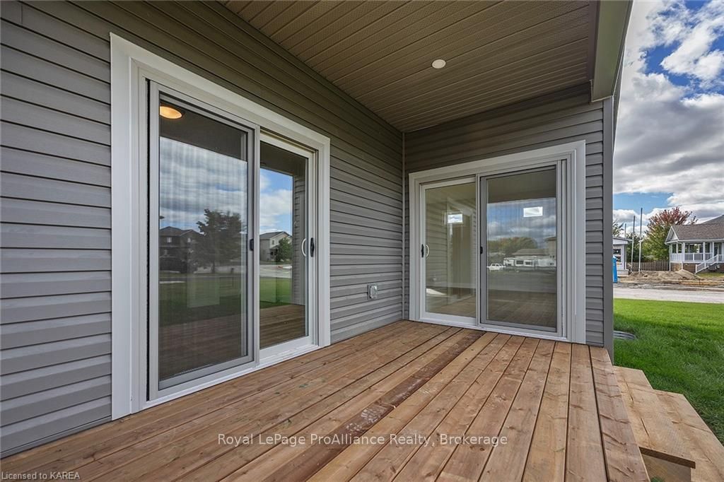 Photo 11 of 136 Mcdonough Crescent, Loyalist, Amherstview — HOMEH