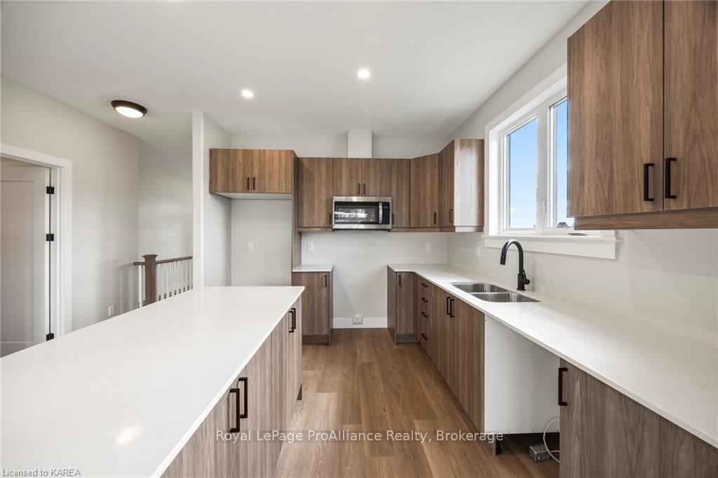 Photo 20 of 136 Mcdonough Crescent, Loyalist, Amherstview — HOMEH
