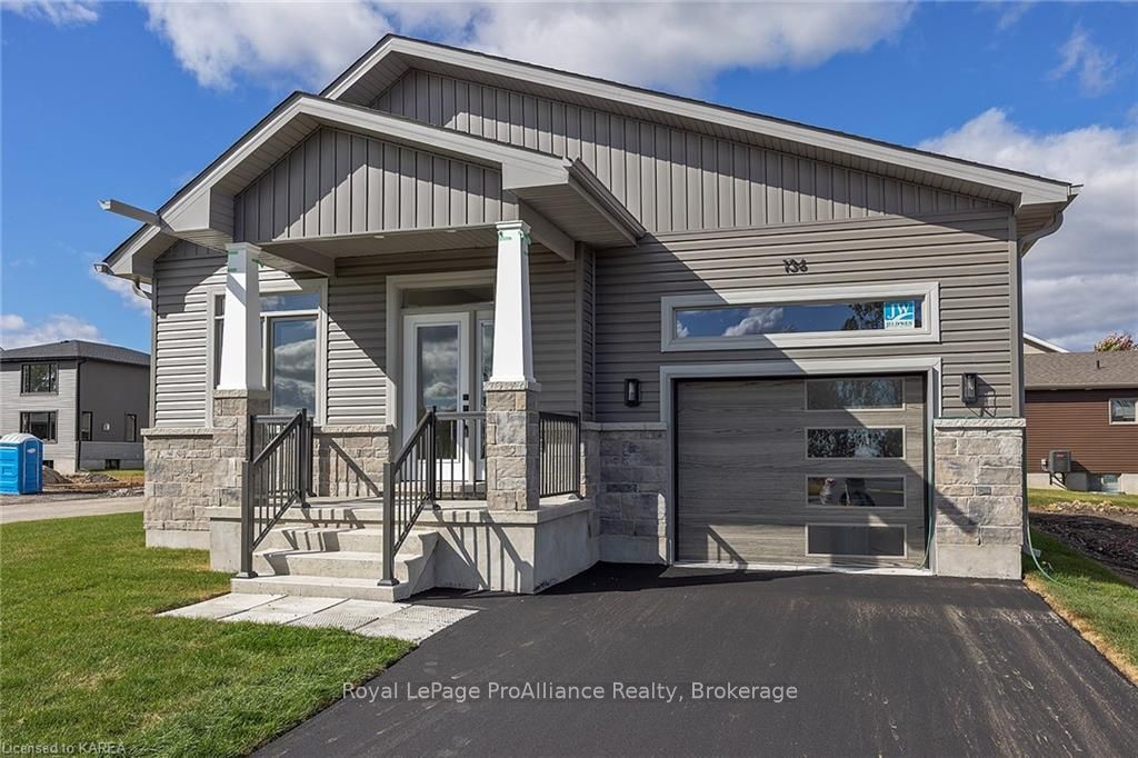 Photo 4 of 136 Mcdonough Crescent, Loyalist, Amherstview — HOMEH