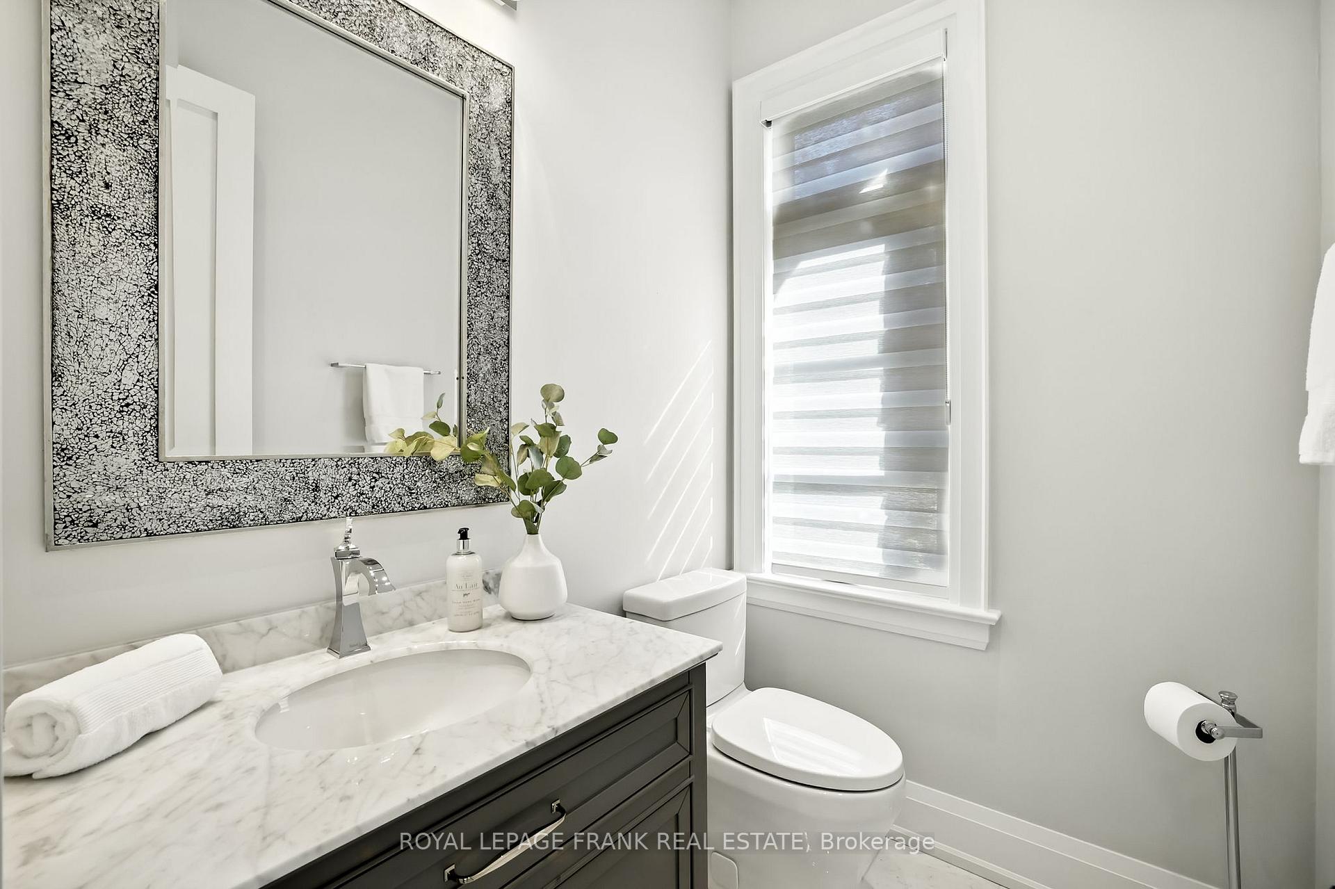 Photo 11 of 52 Wootten Way N, Markham, Markham Village — HOMEH