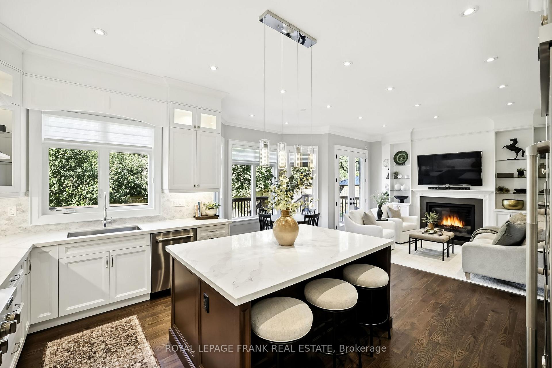 Photo 19 of 52 Wootten Way N, Markham, Markham Village — HOMEH