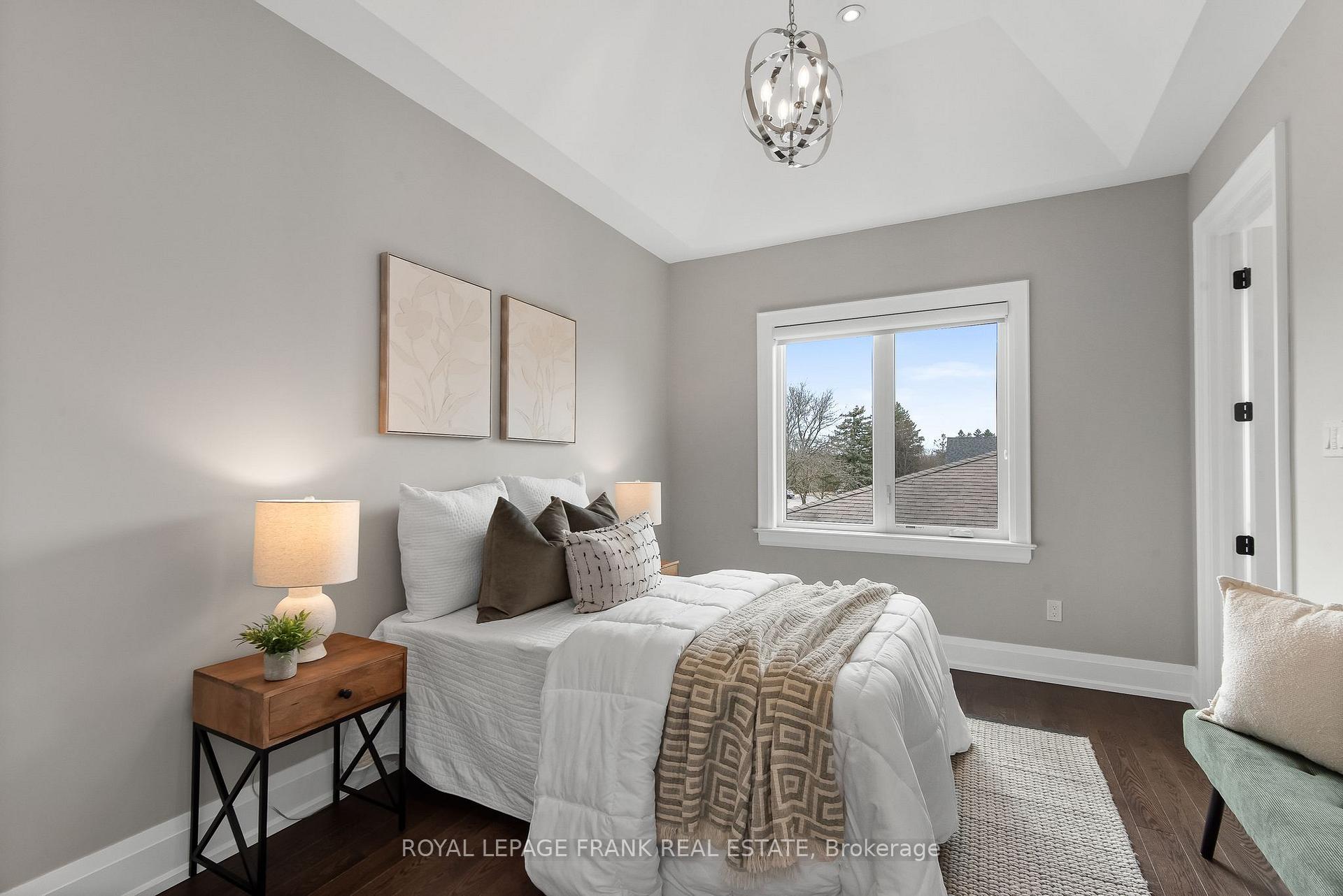 Photo 28 of 52 Wootten Way N, Markham, Markham Village — HOMEH