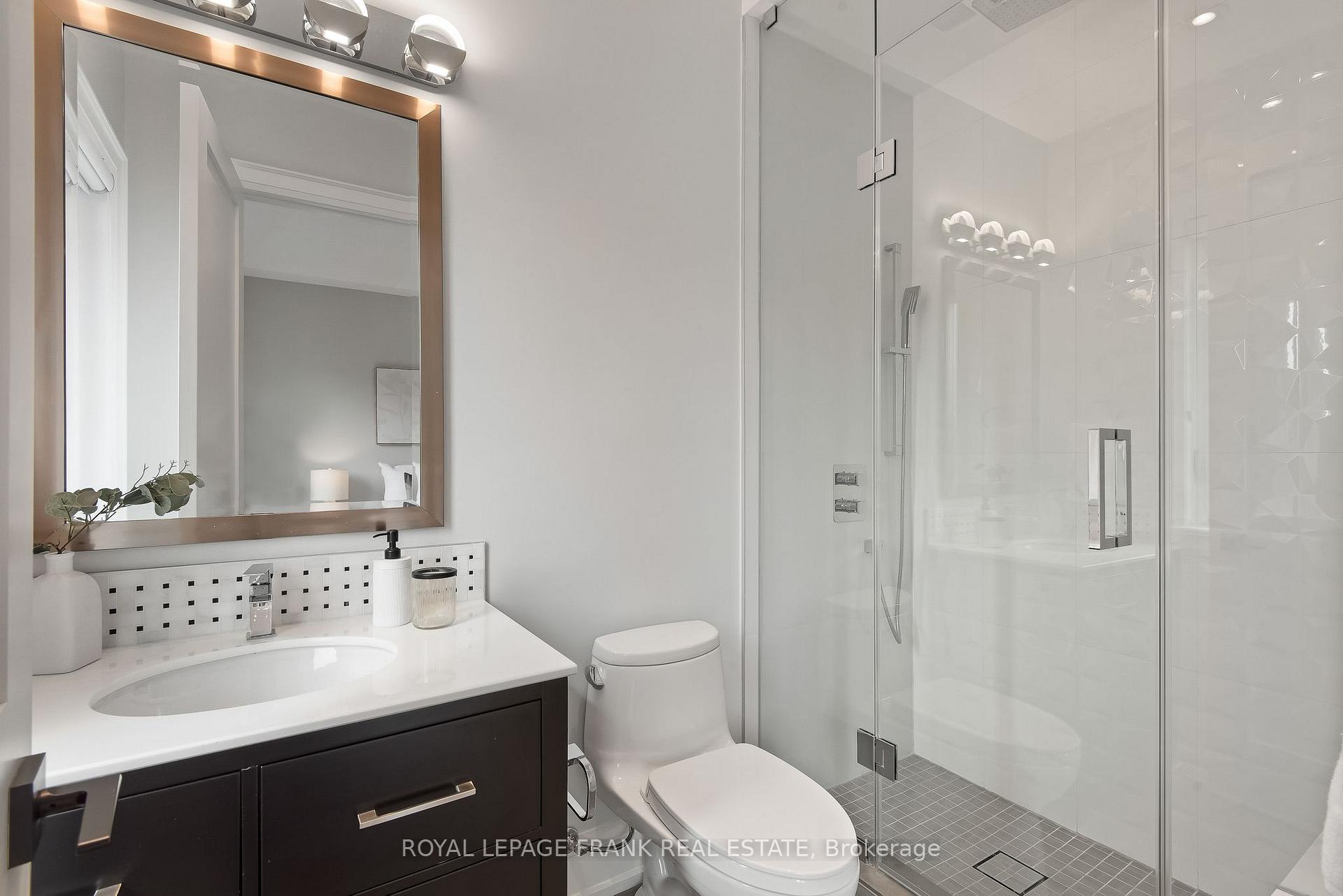 Photo 29 of 52 Wootten Way N, Markham, Markham Village — HOMEH