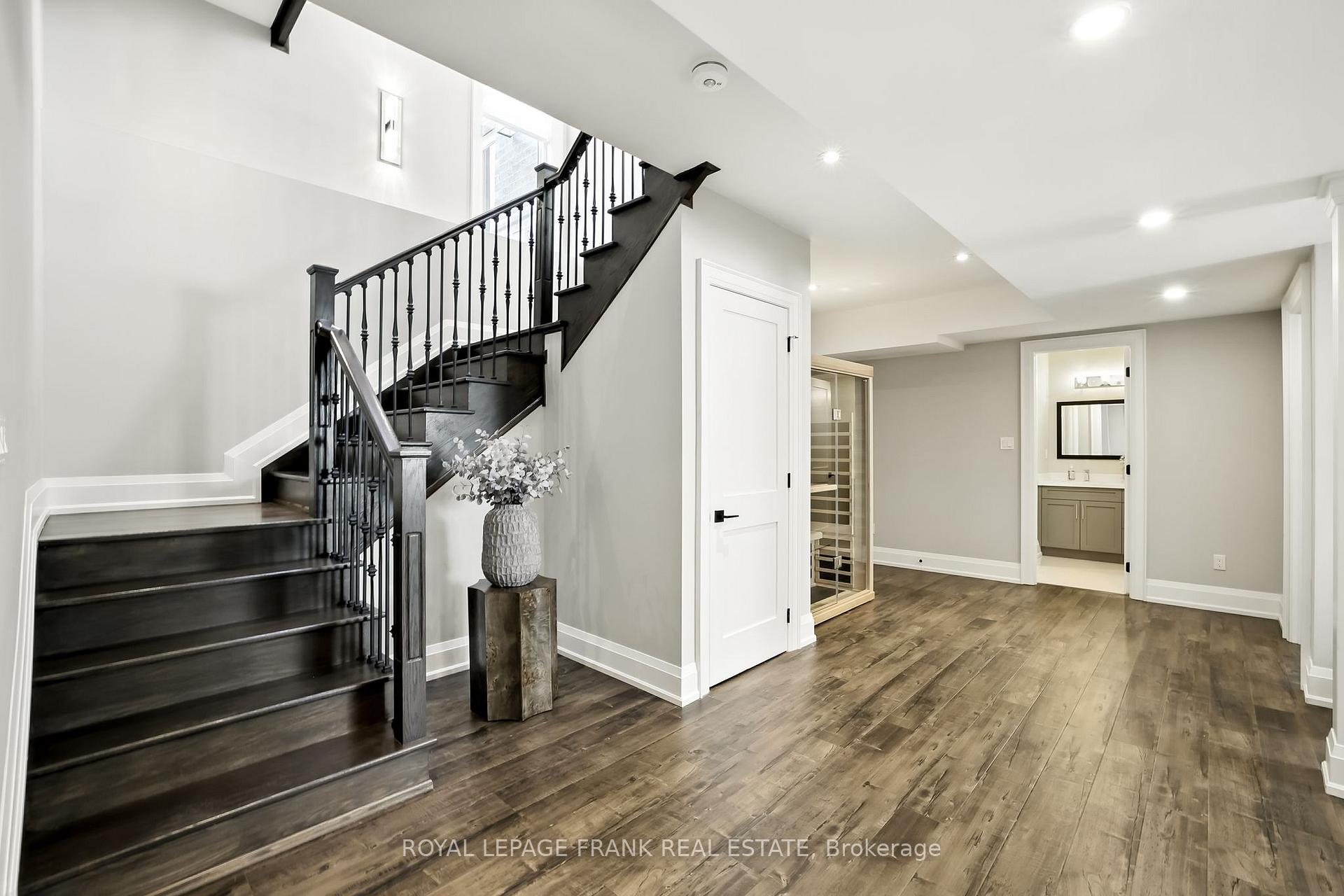 Photo 38 of 52 Wootten Way N, Markham, Markham Village — HOMEH
